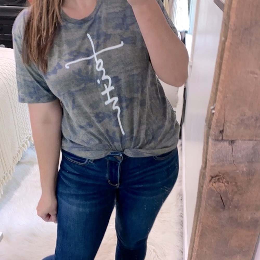 Faith camouflage T-shirt size large